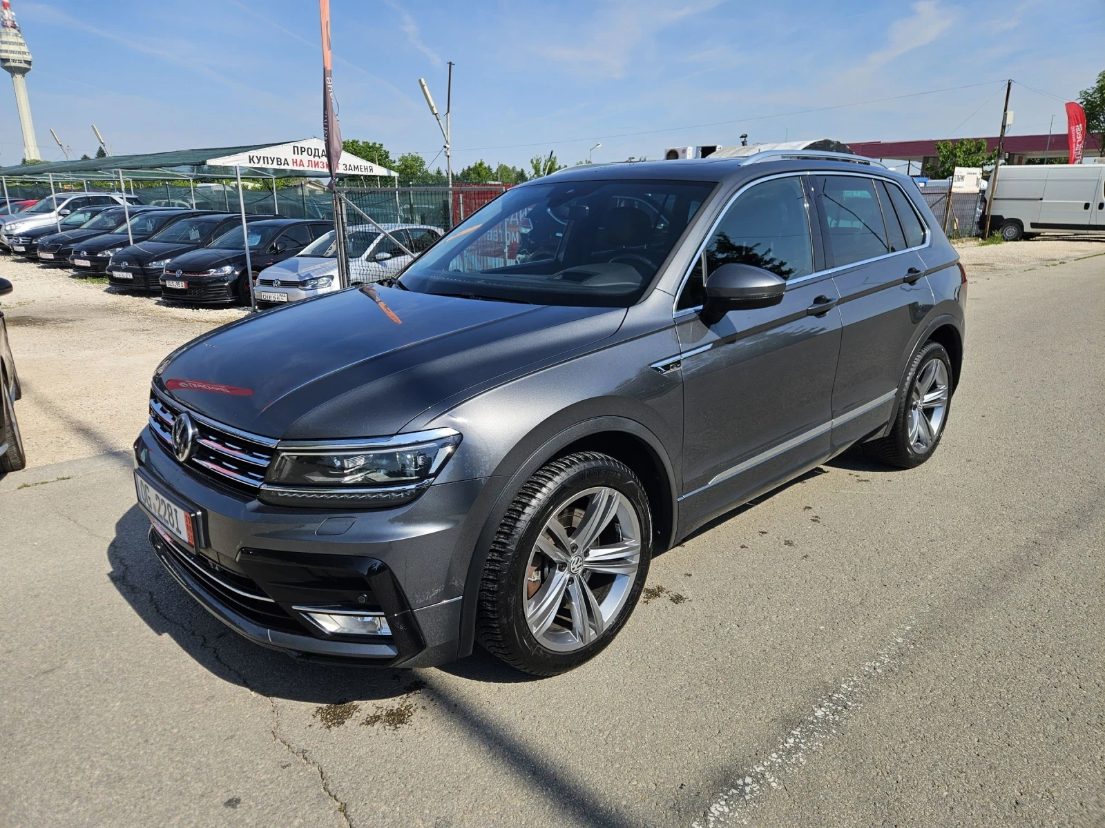 VW Tiguan 2.0 tdi  239 k.c. 3 ? R-LINE, снимка 2 - Автомобили и джипове - 54818789