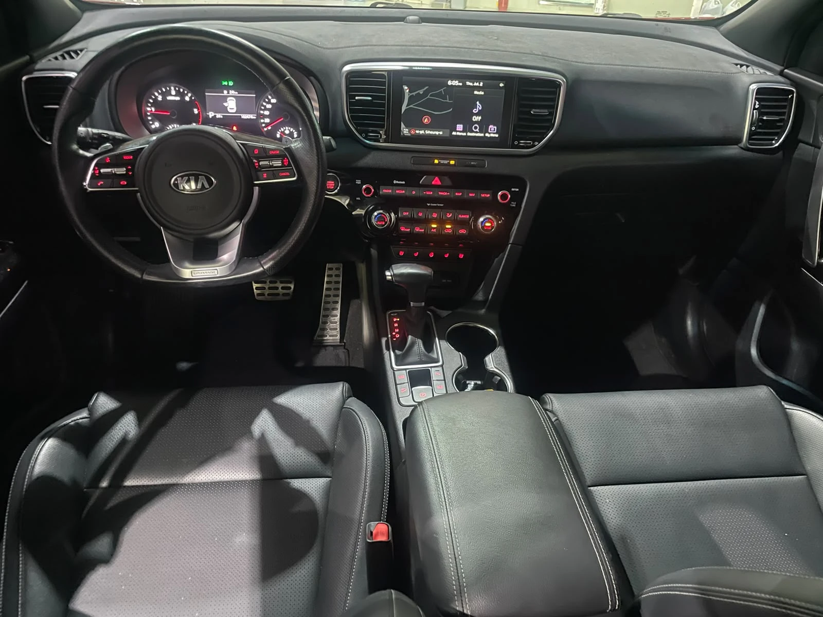 Kia Sportage 2.0D ! 2WD ! Signature !, снимка 9 - Автомобили и джипове - 55293447