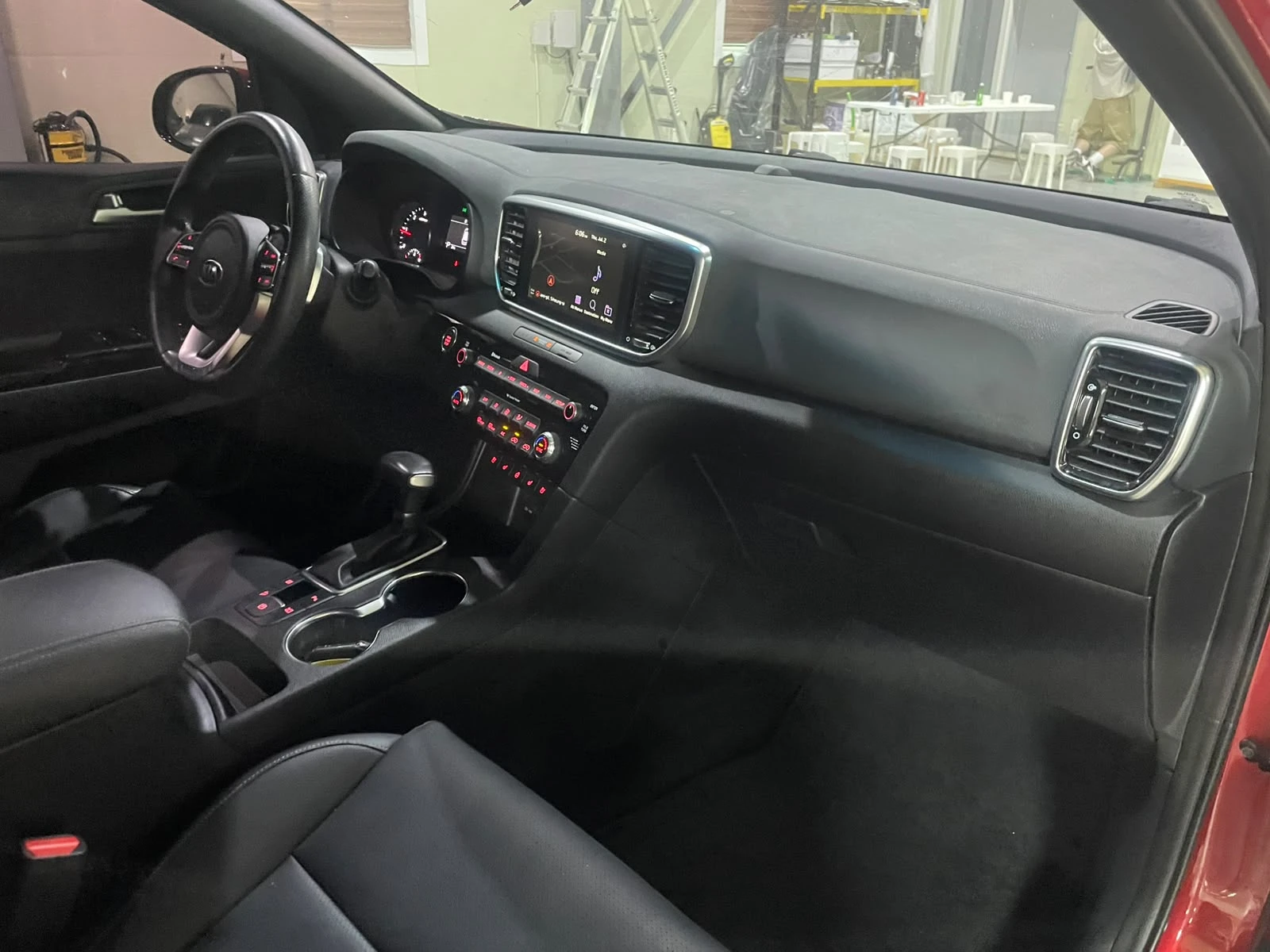 Kia Sportage 2.0D ! 2WD ! Signature !, снимка 11 - Автомобили и джипове - 55293447