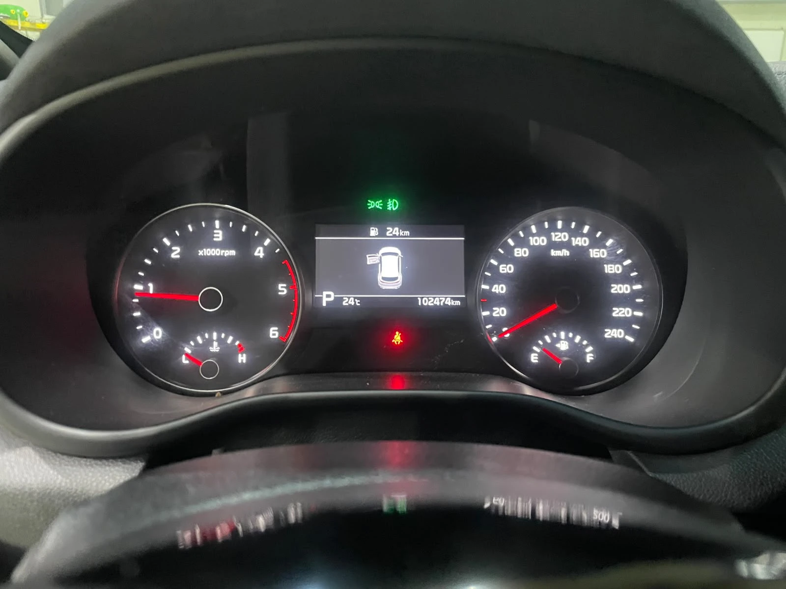 Kia Sportage 2.0D ! 2WD ! Signature !, снимка 14 - Автомобили и джипове - 55293447