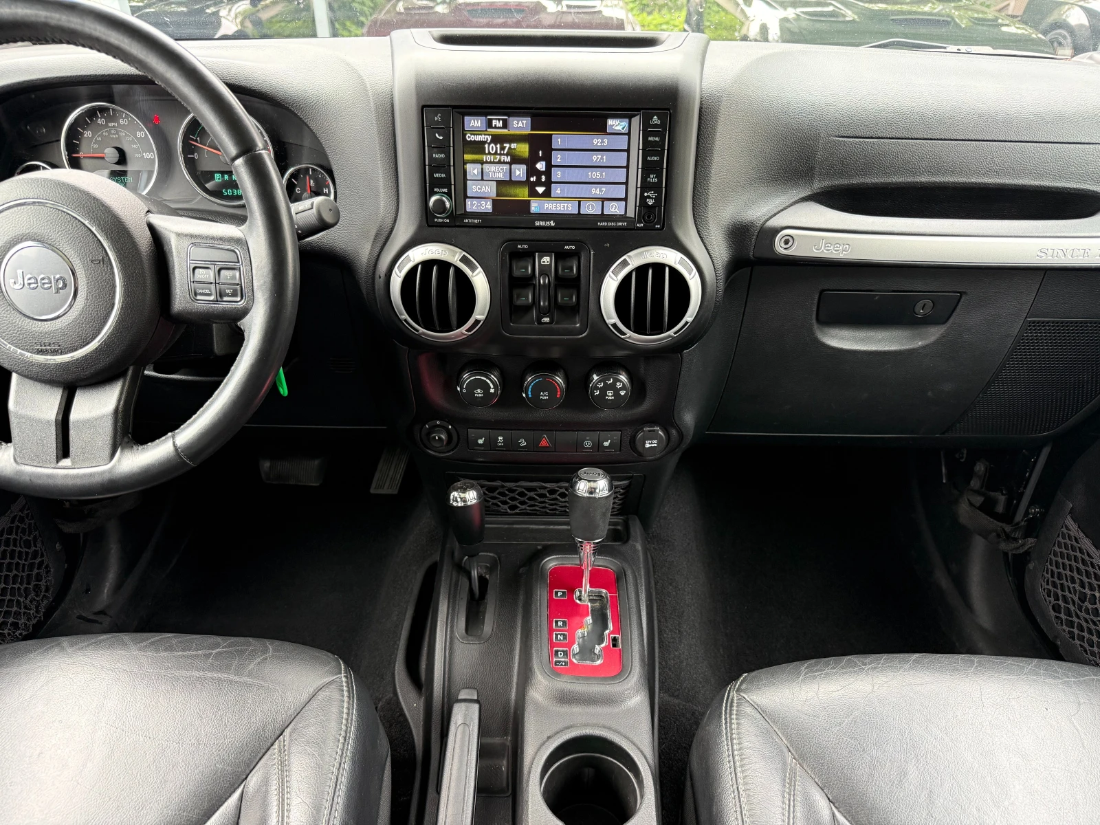 Jeep Wrangler UNLIMITED SAHARA, снимка 15 - Автомобили и джипове - 55437087