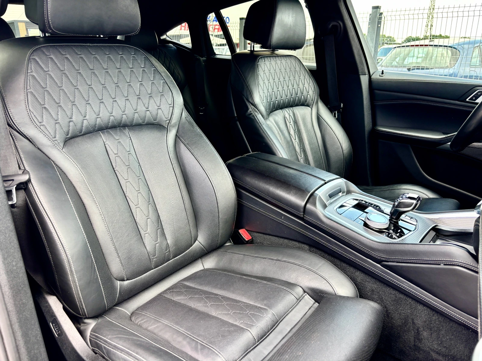 BMW X6 Individual swarovski M-sport, снимка 11 - Автомобили и джипове - 55787418