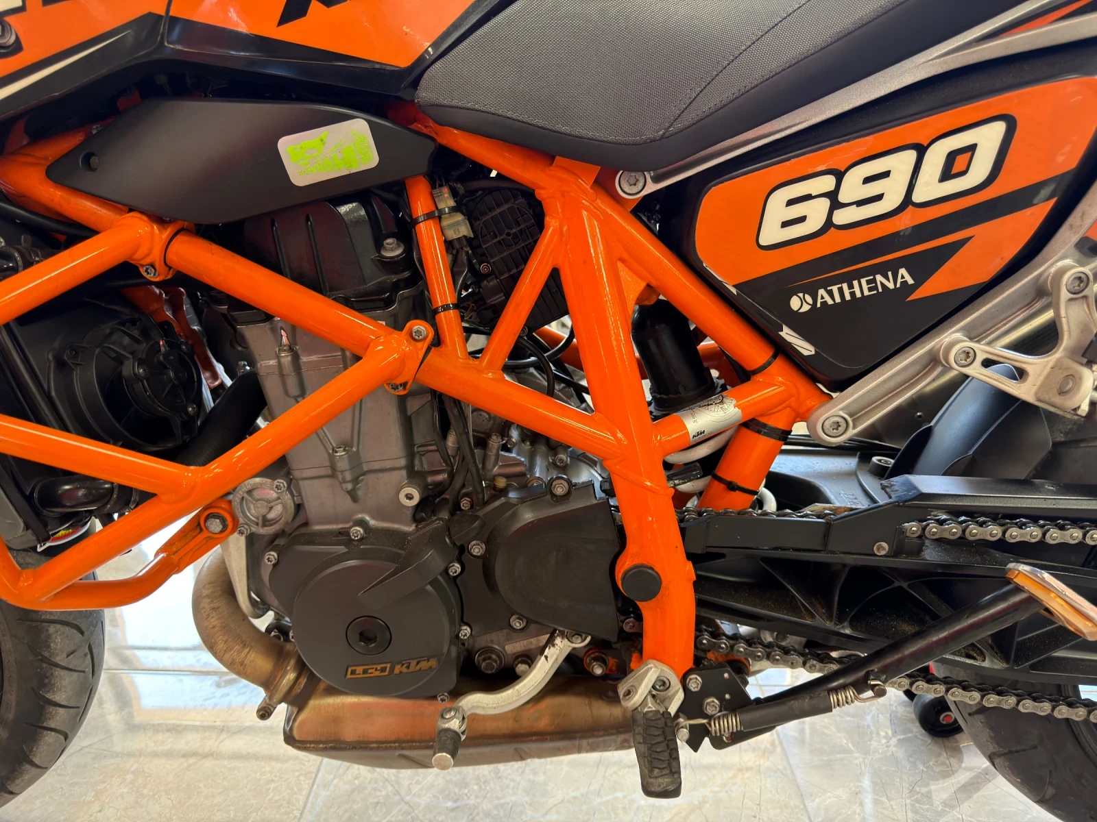 Ktm Duke DUKE 690 ABS, снимка 9 - Мотоциклети и мототехника - 53734367