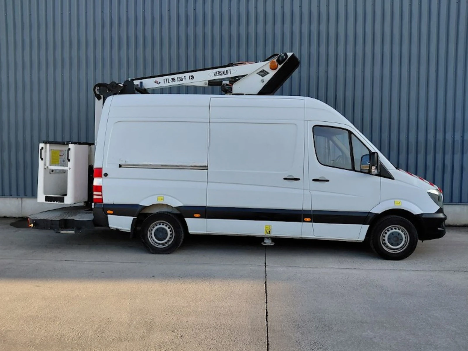 Автовишка Друга марка VERSALIFT ETL‑36‑135‑F , снимка 3 - Индустриална техника - 53812473