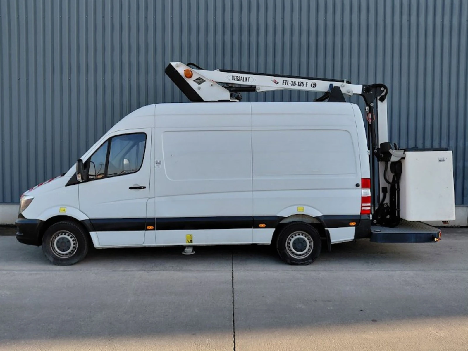 Автовишка Друга марка VERSALIFT ETL‑36‑135‑F , снимка 5 - Индустриална техника - 53812473