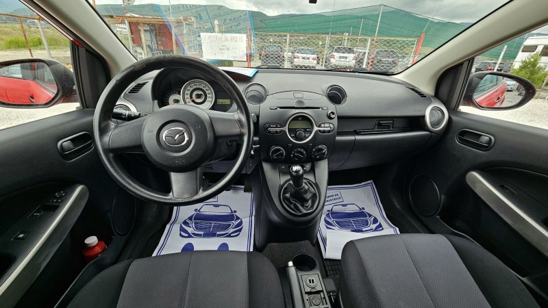 Mazda 2 1.3i.75кс.2010г.ТОП.състояние, снимка 9 - Автомобили и джипове - 45388327