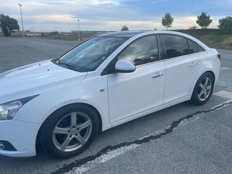 Chevrolet Cruze, снимка 4 - Автомобили и джипове - 47528017