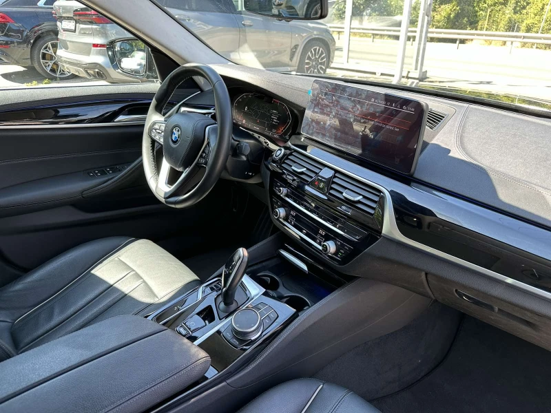 BMW 530 d xDrive Luxury, снимка 12 - Автомобили и джипове - 46926134