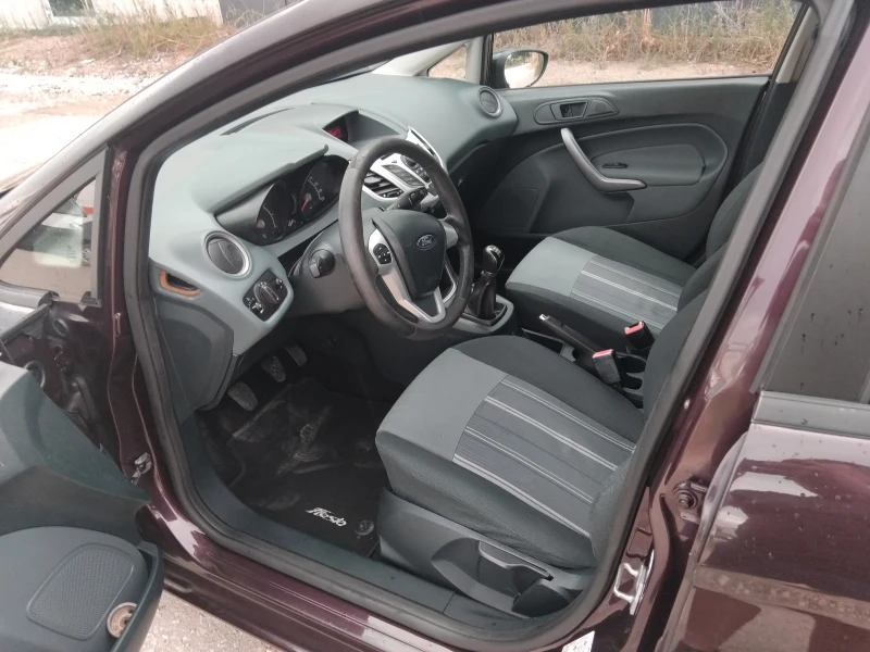 Ford Fiesta 1.4 газ - бензин, снимка 11 - Автомобили и джипове - 47471490