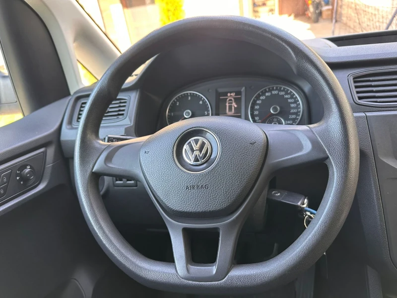 VW Caddy 2.0TDi 4motion, снимка 9 - Автомобили и джипове - 47715215