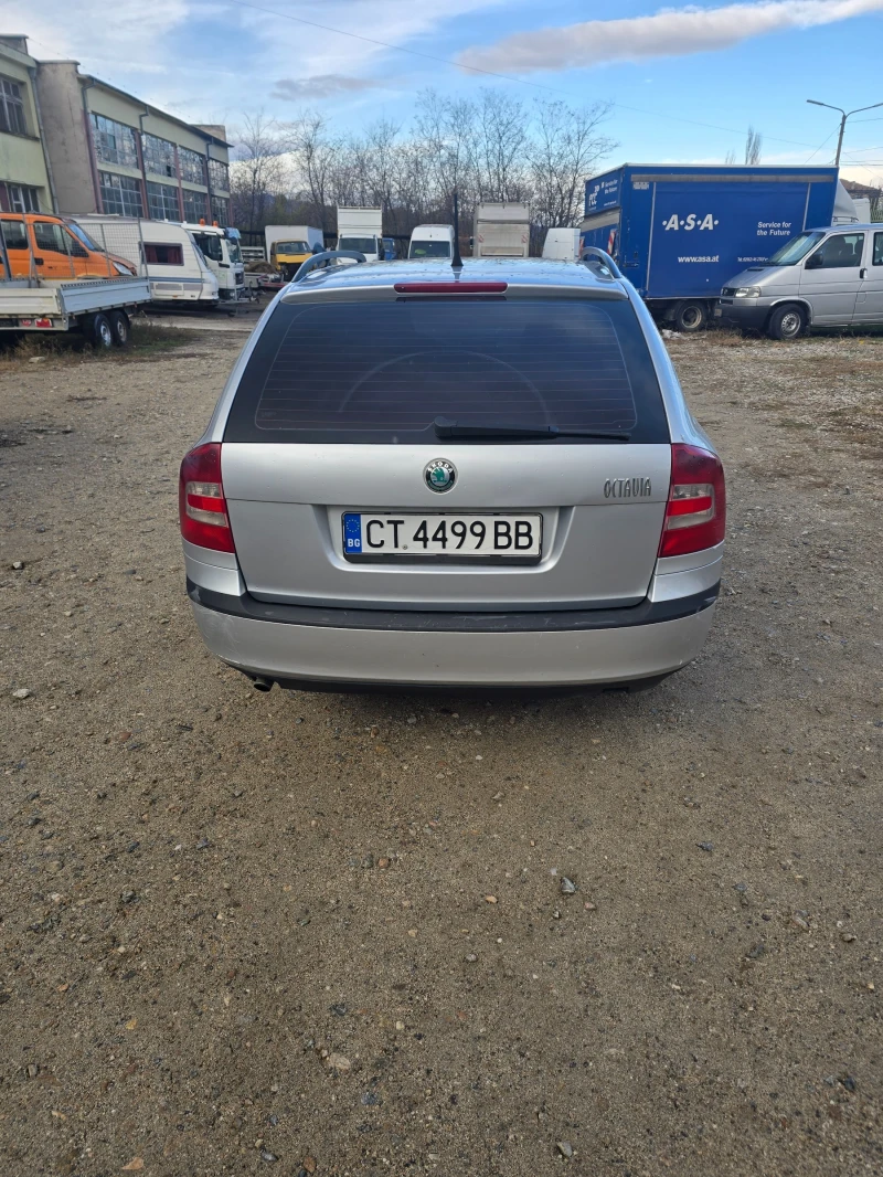 Skoda Octavia 1.6 MPI, снимка 3 - Автомобили и джипове - 48047650