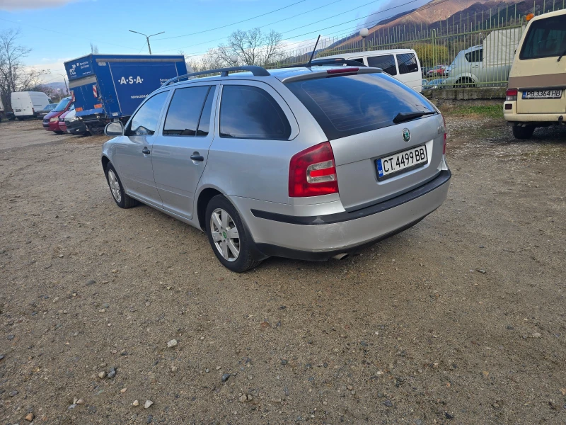 Skoda Octavia 1.6 MPI, снимка 2 - Автомобили и джипове - 48047650