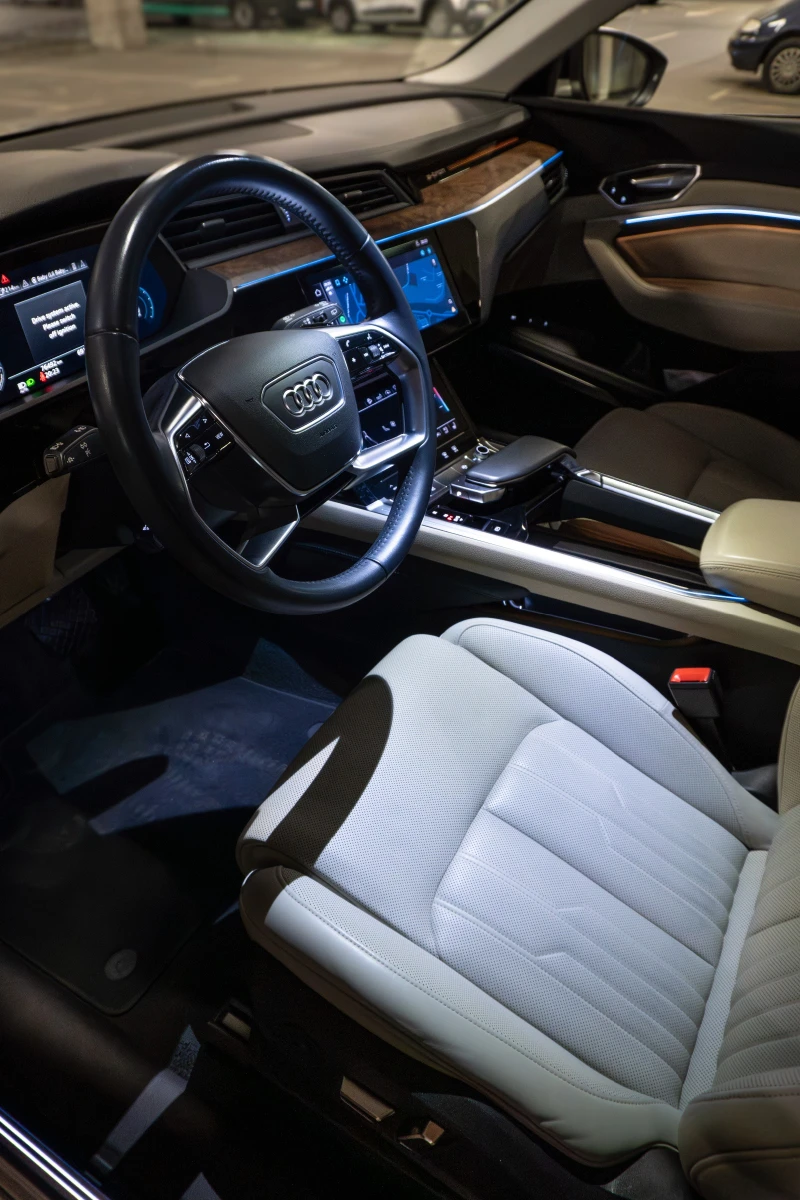 Audi E-Tron 55 ETRON, снимка 9 - Автомобили и джипове - 52325939