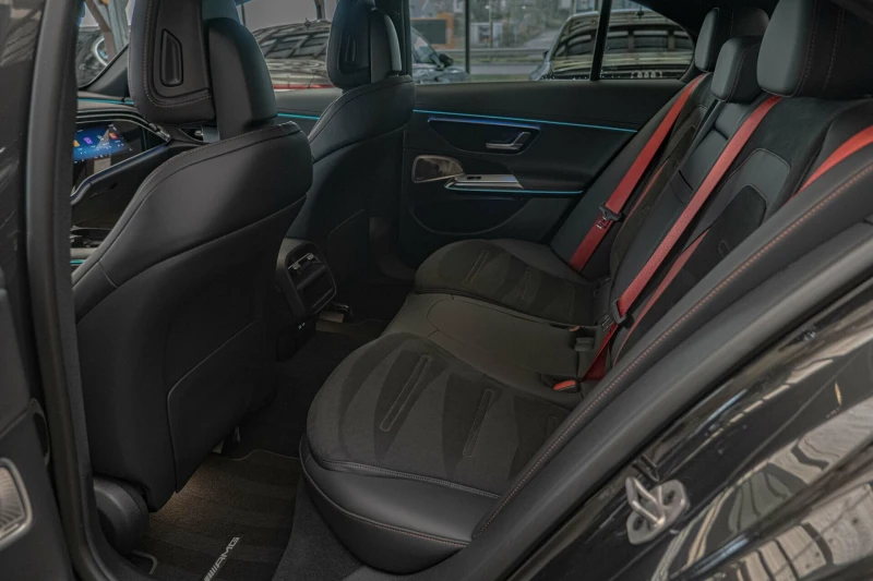 Mercedes-Benz E 53 AMG 4Matic+ /HyperScreen/AMG Ride Control/Камера 360/N, снимка 9 - Автомобили и джипове - 52451794