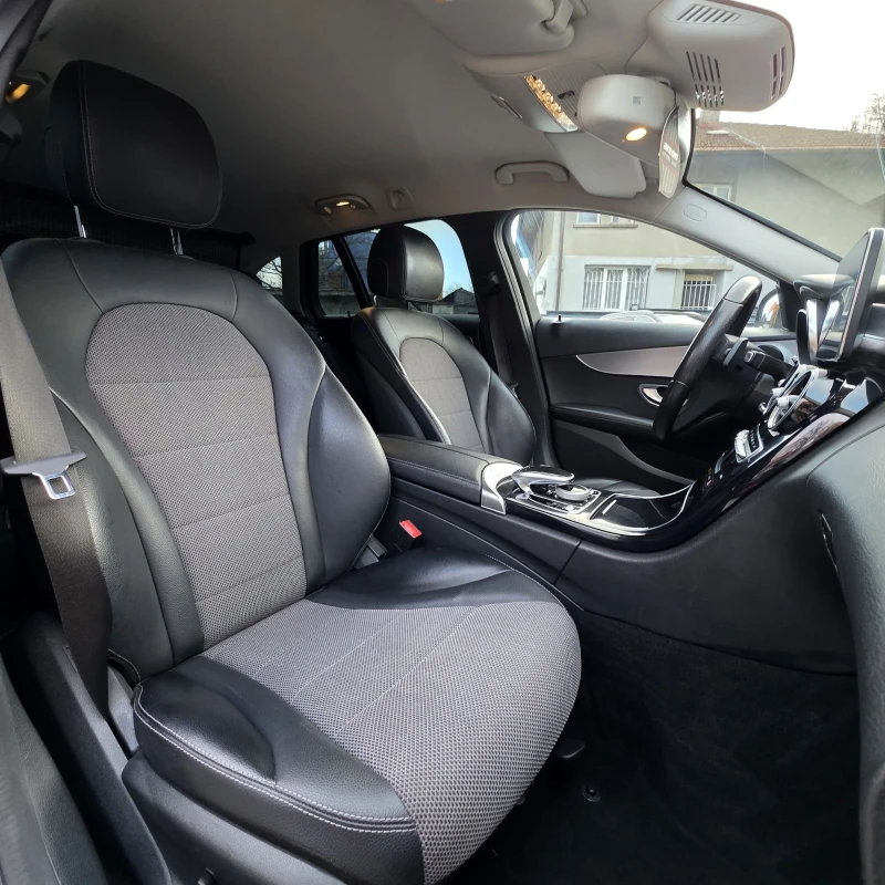 Mercedes-Benz C 220 d/4Matic/AMG Пакет/Airmatic/9G-Tronic, снимка 17 - Автомобили и джипове - 52753009