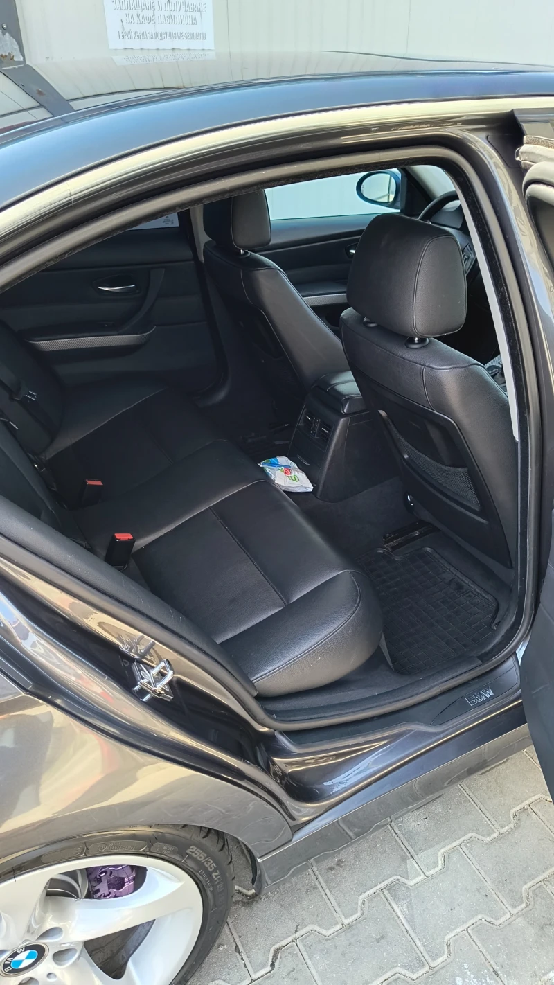 BMW 330 D, снимка 12 - Автомобили и джипове - 52925763
