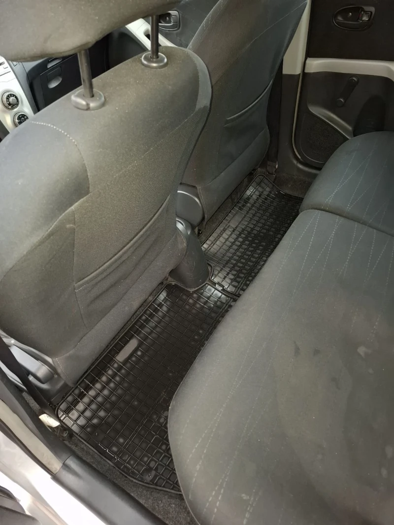 Toyota Yaris, снимка 5 - Автомобили и джипове - 53566607