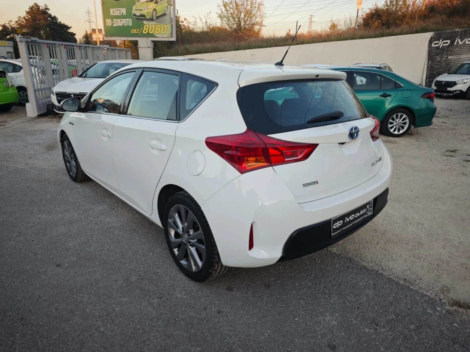 Toyota Auris ХИБРИД* 3 МЕС. ГАРАНЦИЯ* КАМЕРА* ОТЛИЧЕН. - изображение 3