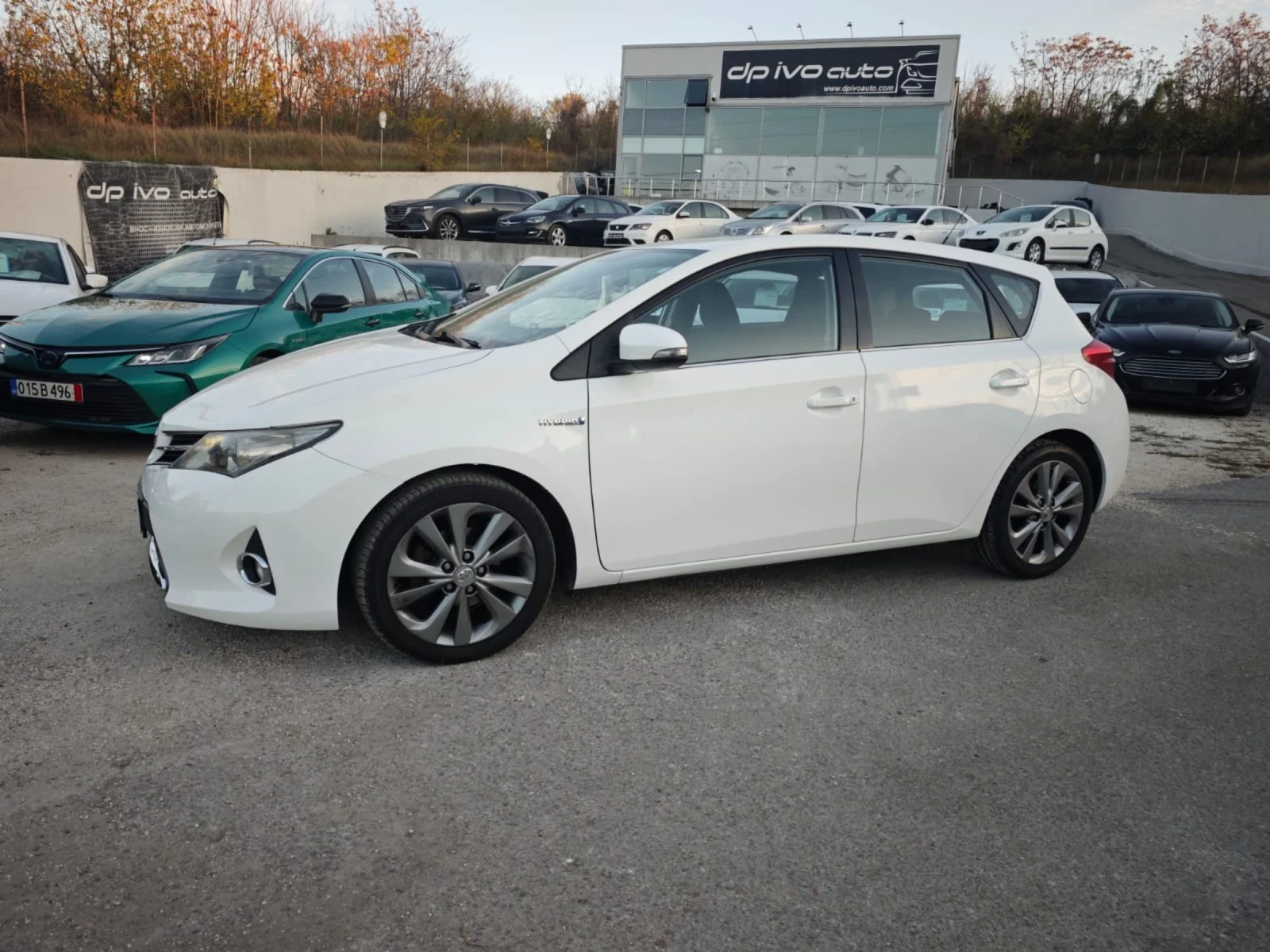 Toyota Auris ХИБРИД* 3 МЕС. ГАРАНЦИЯ* КАМЕРА* ОТЛИЧЕН. - изображение 2