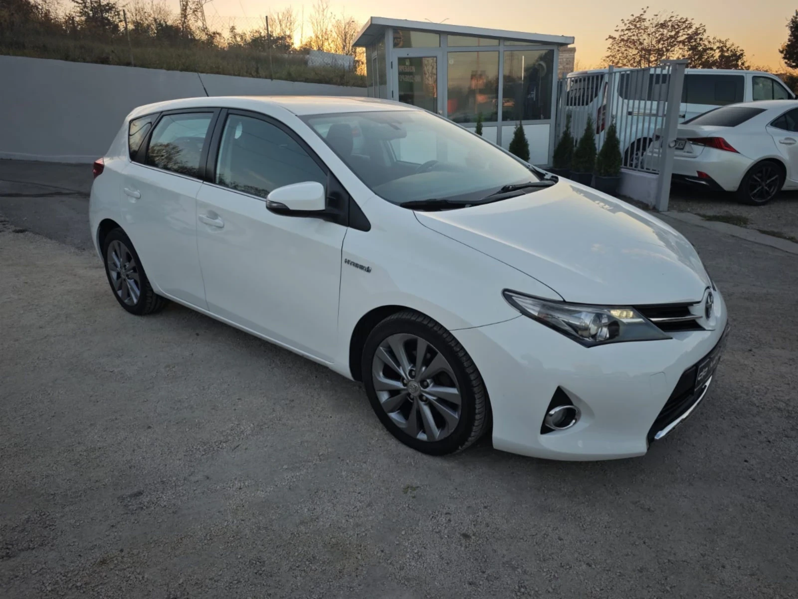 Toyota Auris ХИБРИД* 3 МЕС. ГАРАНЦИЯ* КАМЕРА* ОТЛИЧЕН. - изображение 7