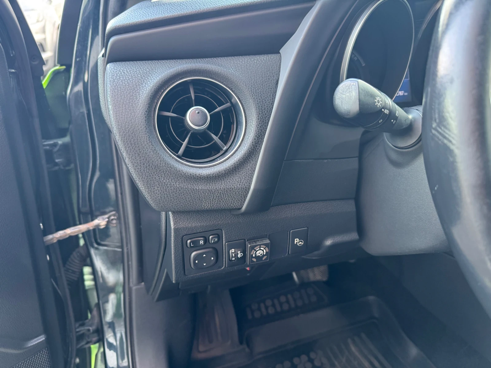 Toyota Auris Toyota auris hibrid + ��� | Mobile.bg � ����������� 11