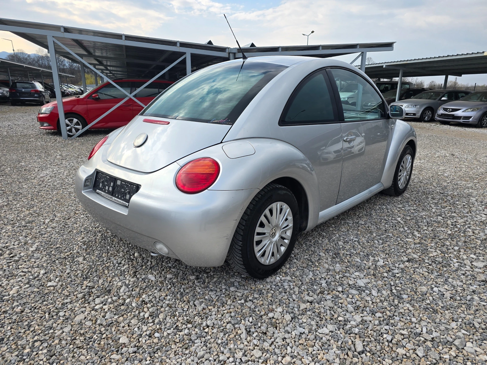 VW Beetle 1, 6 I КЛИМАТИК !! НОВ ВНОС !! МУЛТИМЕДИЯ !!! , снимка 5 - Автомобили и джипове - 54013146