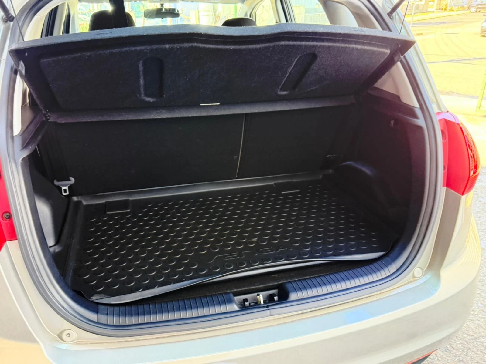 Kia Venga, снимка 11 - Автомобили и джипове - 54369095