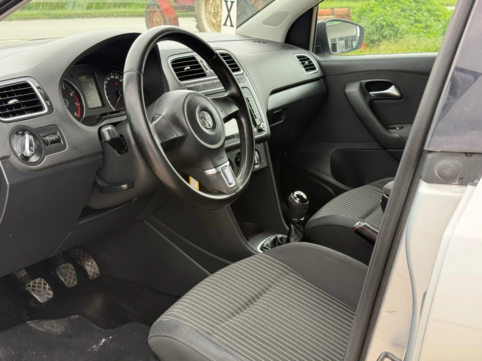 VW Polo, снимка 7 - Автомобили и джипове - 54643415