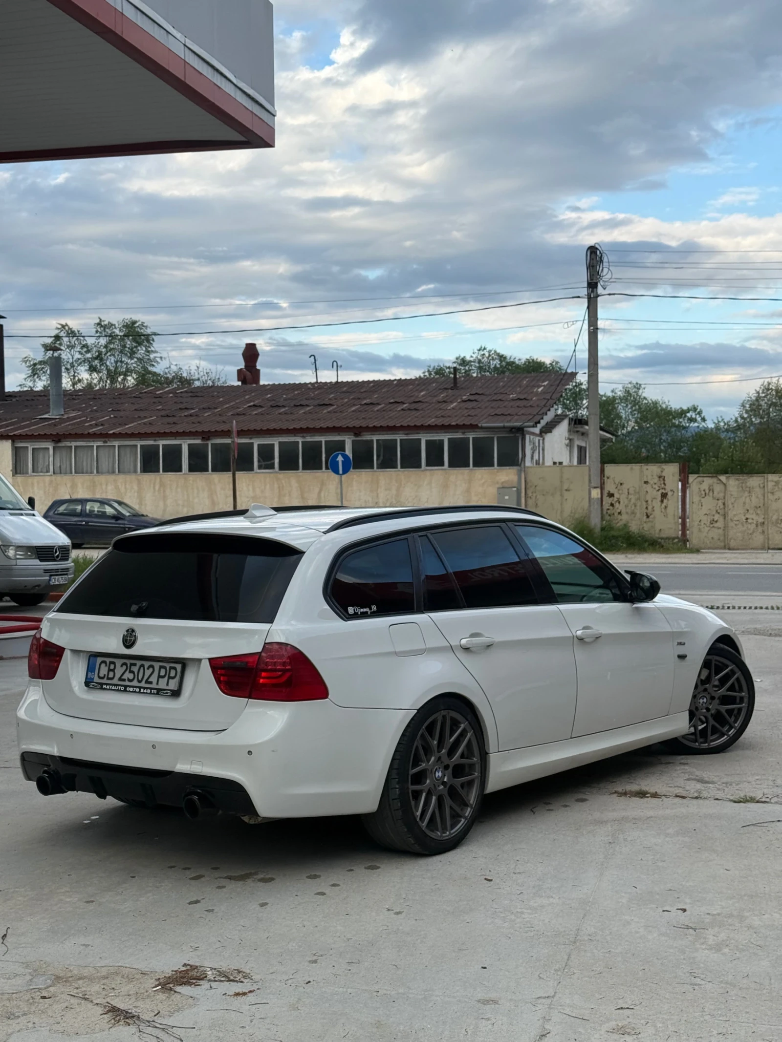BMW 330, снимка 4 - Автомобили и джипове - 54788963