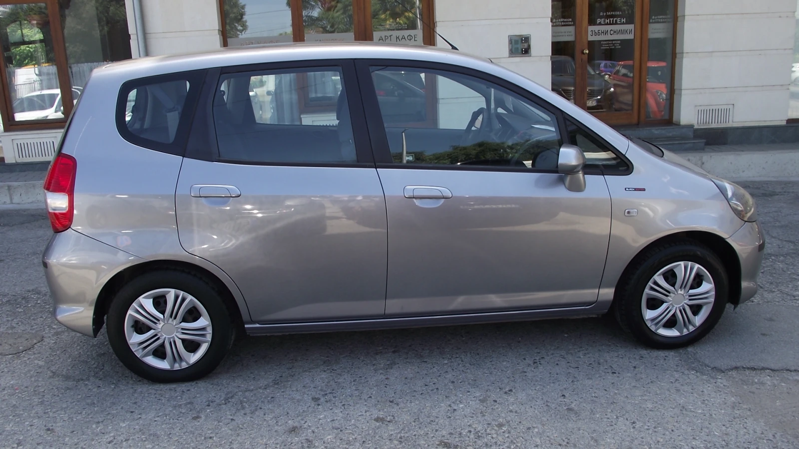 Honda Jazz 1.3.i.82.k.c.Газ.Бензин., снимка 2 - Автомобили и джипове - 55570346