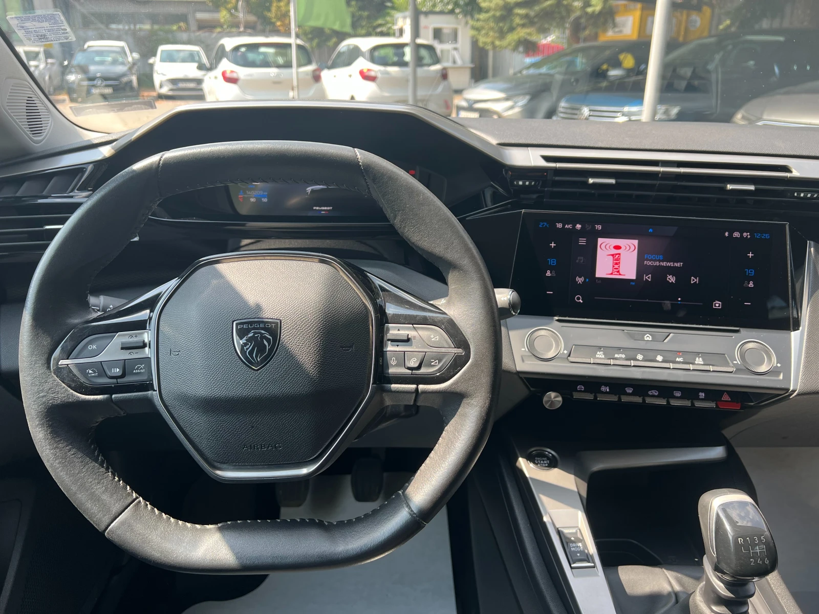 Peugeot 308 1.2 6M/T, снимка 9 - Автомобили и джипове - 55799412