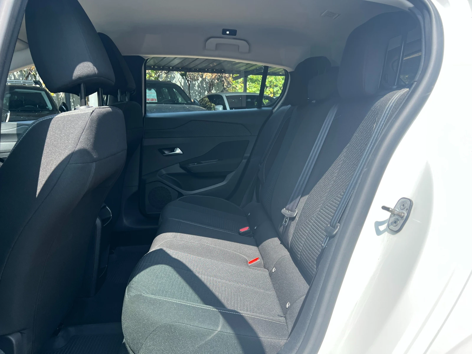 Peugeot 308 1.2 6M/T, снимка 13 - Автомобили и джипове - 55799412