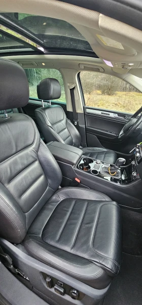 VW Touareg 3.0 TDI, снимка 12 - Автомобили и джипове - 51345587