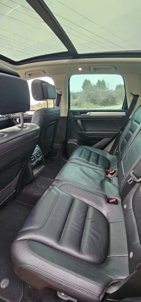 VW Touareg 3.0 TDI, снимка 13 - Автомобили и джипове - 51345587