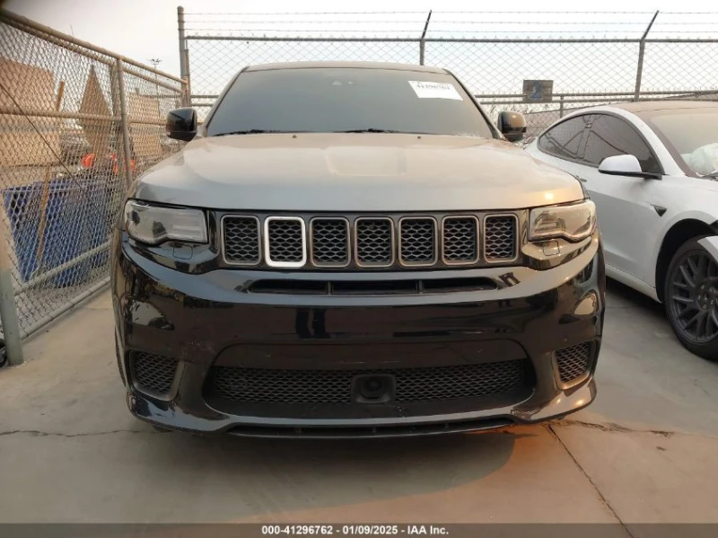 Jeep Grand cherokee TRACKHAWK 4X4, снимка 2 - Автомобили и джипове - 48737543