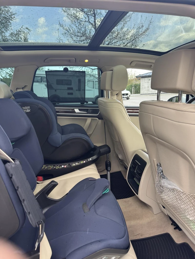 VW Touareg, снимка 11 - Автомобили и джипове - 52347770
