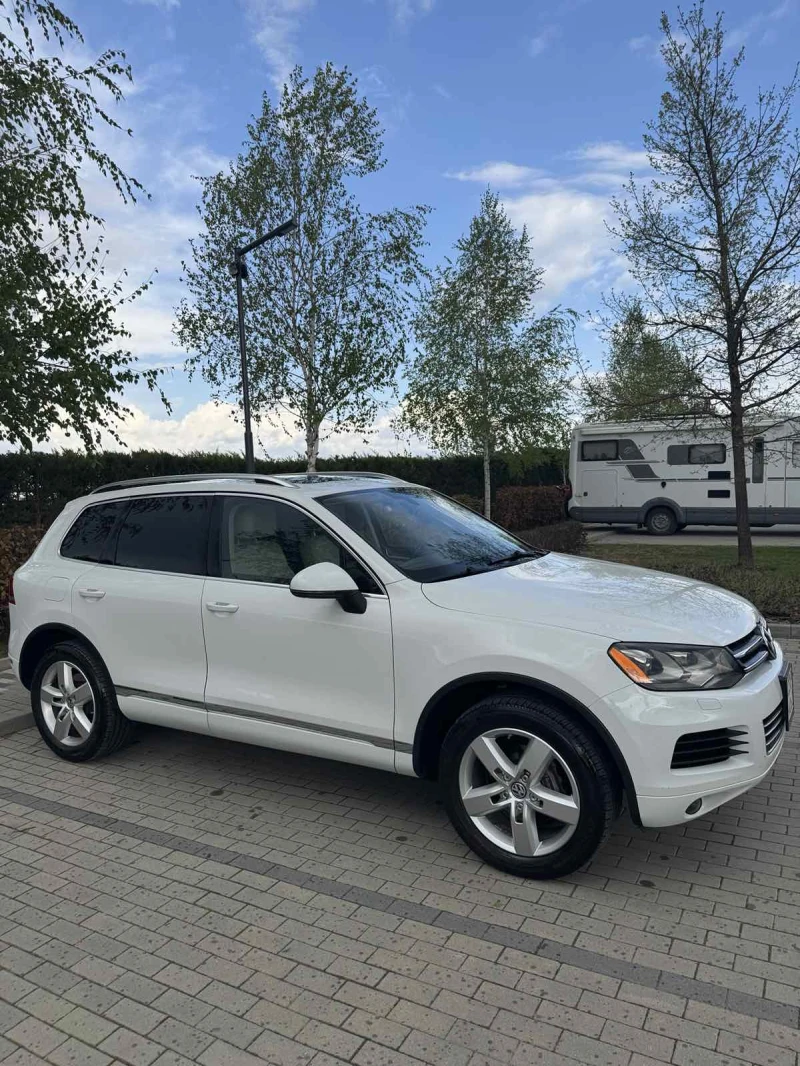 VW Touareg, снимка 3 - Автомобили и джипове - 52347770