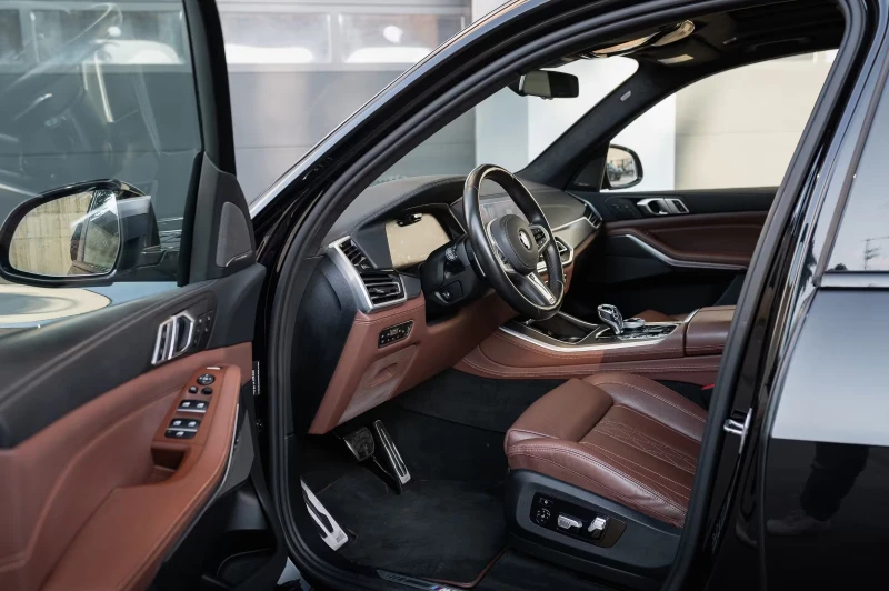 BMW X5 M50i/539HP/PANO/HUD/LASER/360/H&K/MEMO/612g, снимка 8 - Автомобили и джипове - 52474402