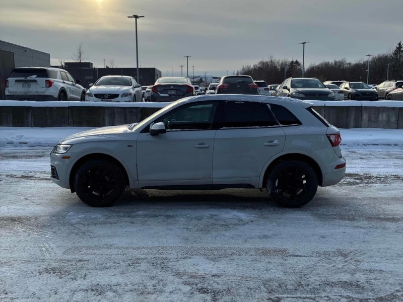 Audi Q5 * Progressiv * CARFAX * БЕЗ ПЪРВОНАЧАЛНА ВНОСКА, снимка 2 - Автомобили и джипове - 52990523