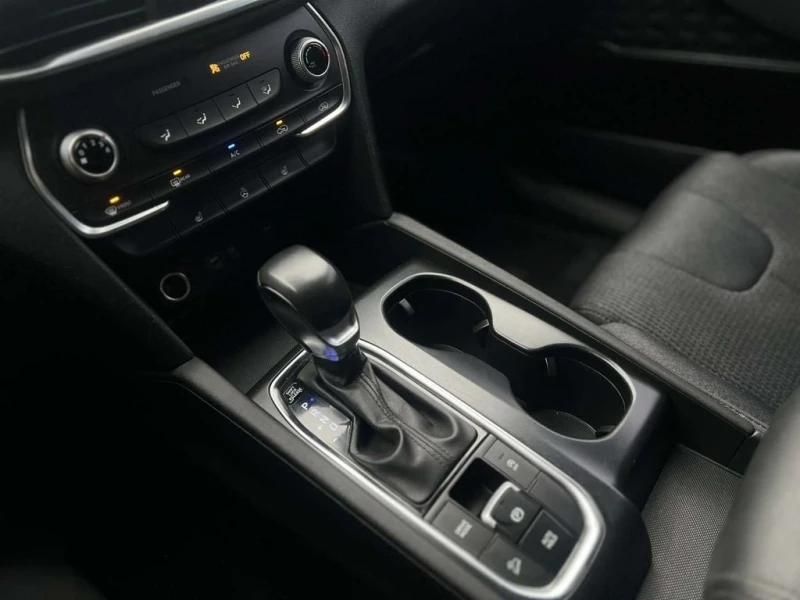 Hyundai Santa fe * CARFAX * ЦЕНА ДО БГ, снимка 10 - Автомобили и джипове - 53372963