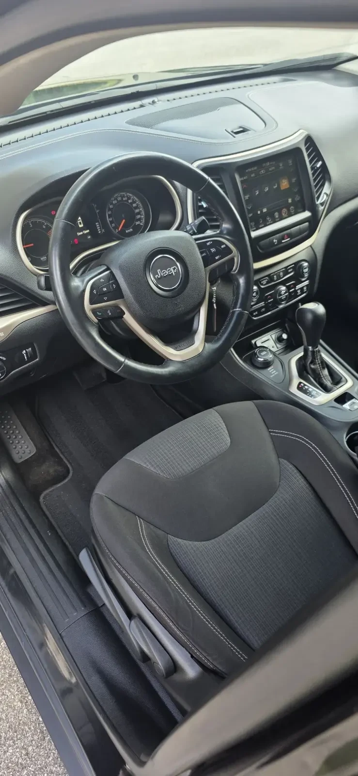 Jeep Cherokee  - изображение 9