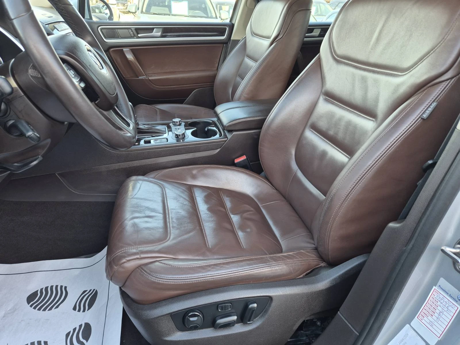 VW Touareg 3.0D-EXECUTIVE-ПАНОРАМА-LED, снимка 7 - Автомобили и джипове - 53786539