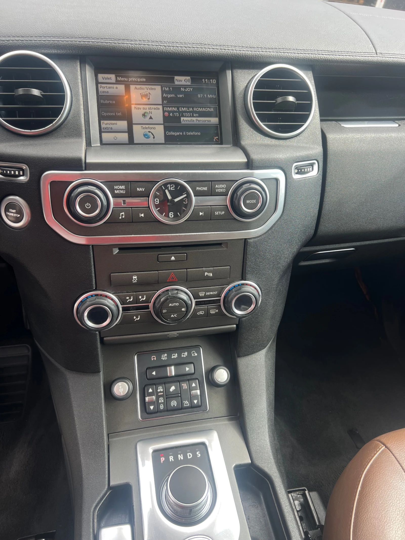 Land Rover Discovery 3.0HSE, снимка 7 - Автомобили и джипове - 54019211