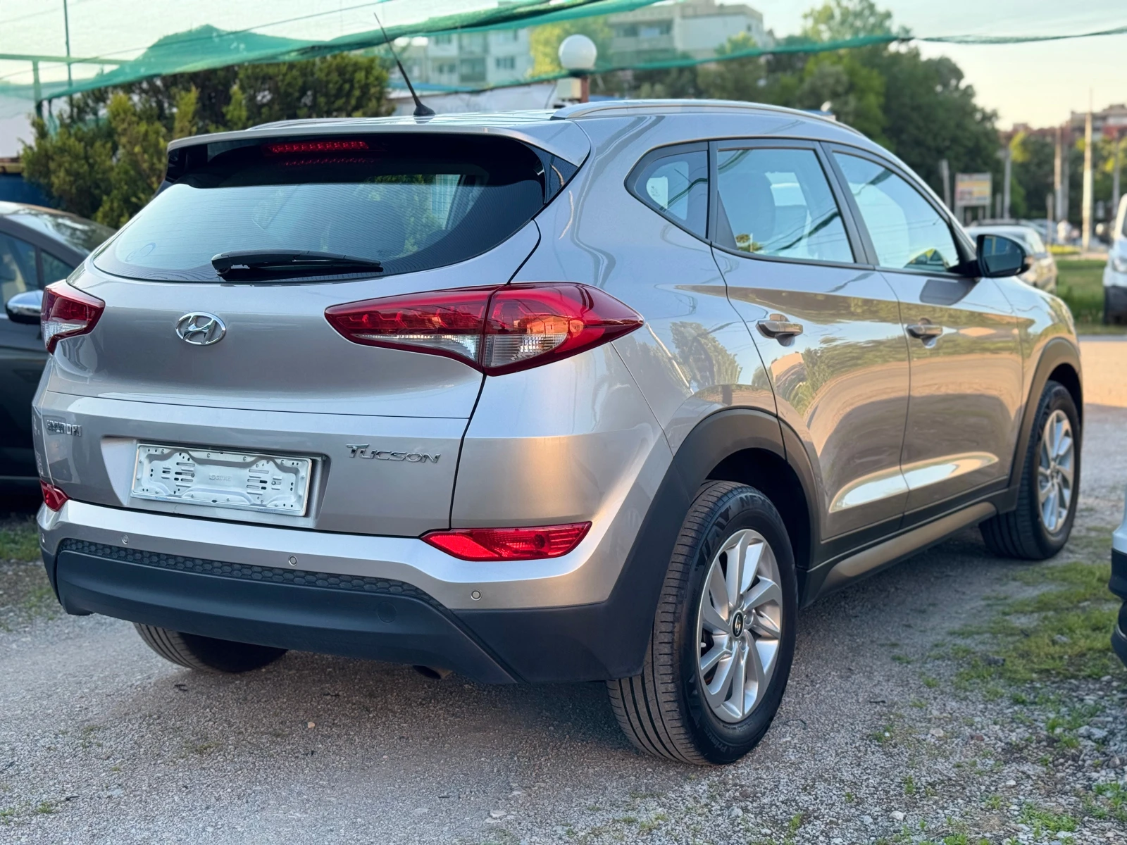 Hyundai Tucson 1.7d* Automatic, снимка 6 - Автомобили и джипове - 54685989
