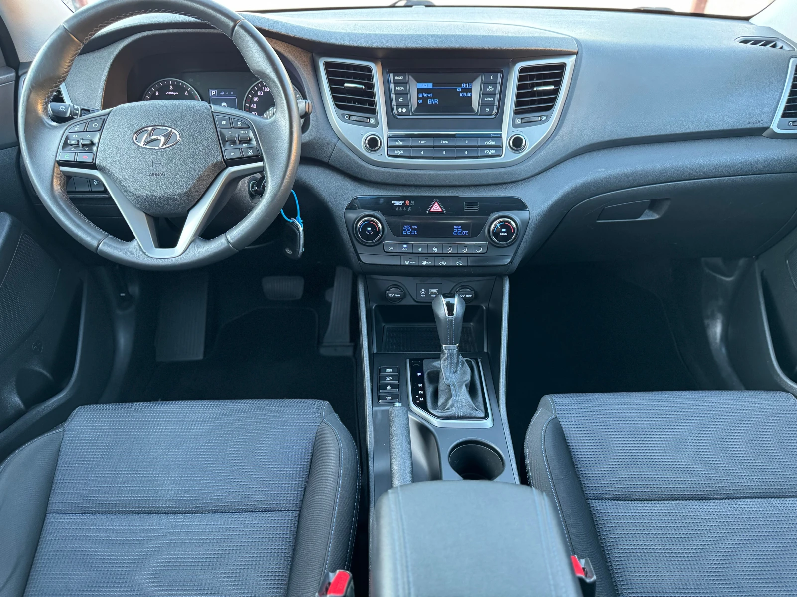 Hyundai Tucson 1.7d* Automatic, снимка 12 - Автомобили и джипове - 54685989