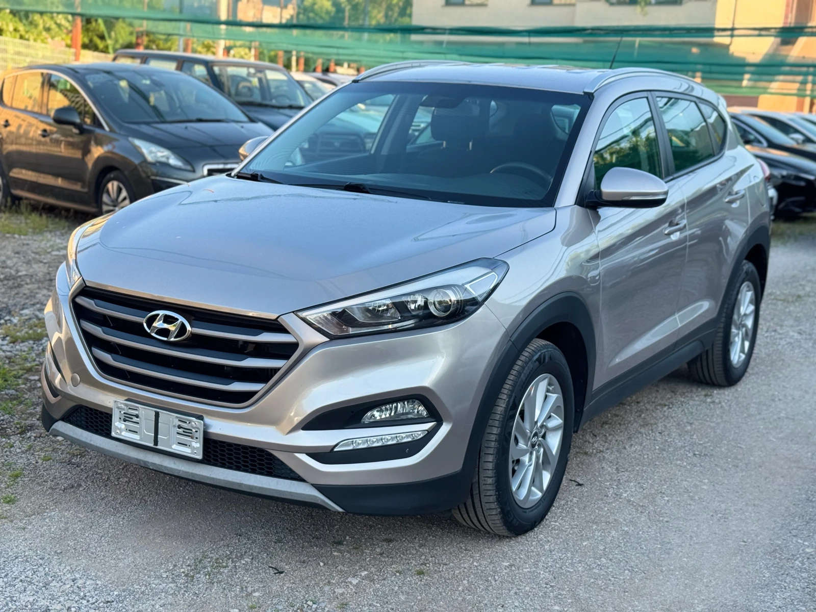 Hyundai Tucson 1.7d* Automatic, снимка 7 - Автомобили и джипове - 54685989