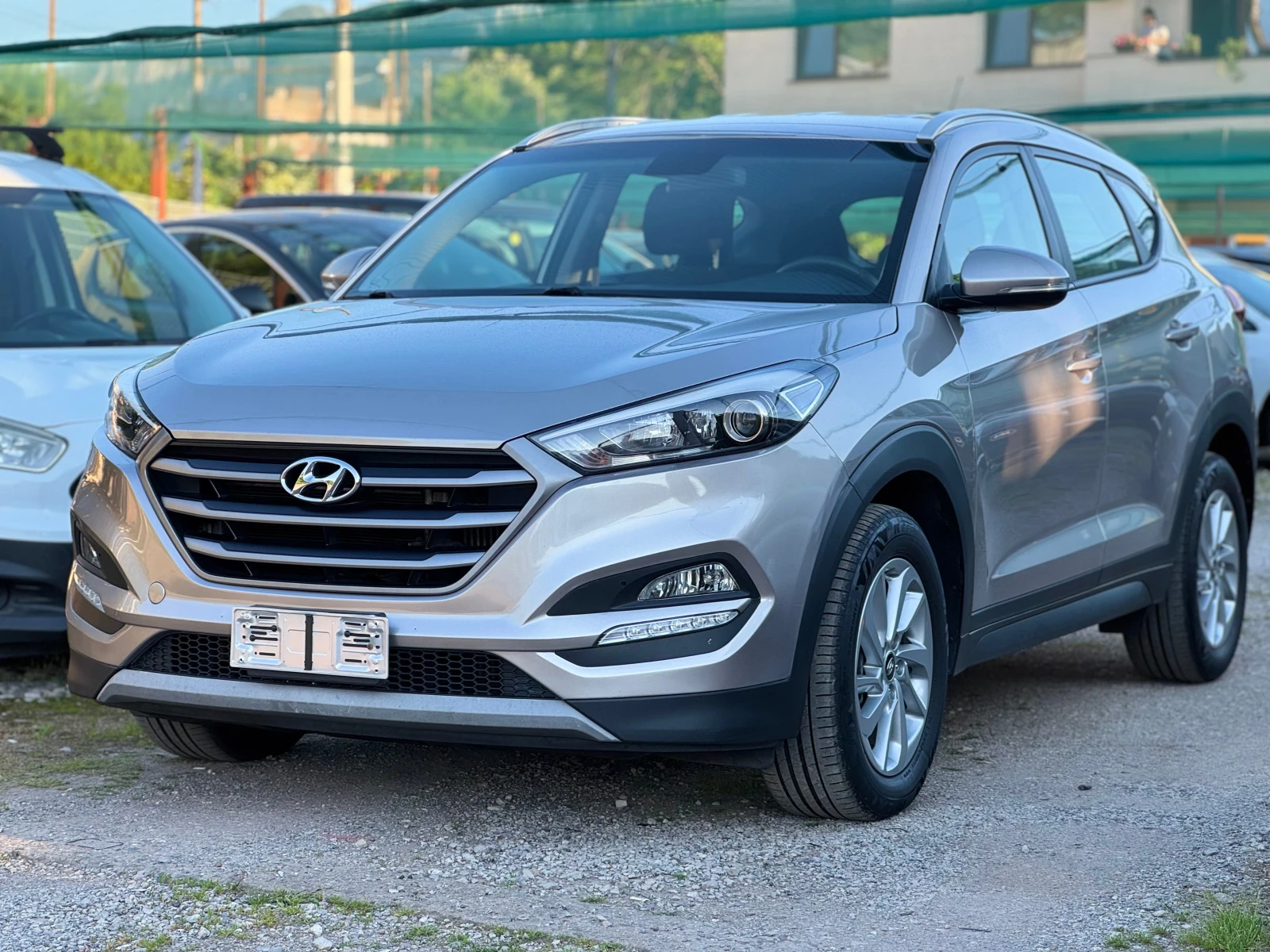 Hyundai Tucson 1.7d* Automatic, снимка 2 - Автомобили и джипове - 54685989