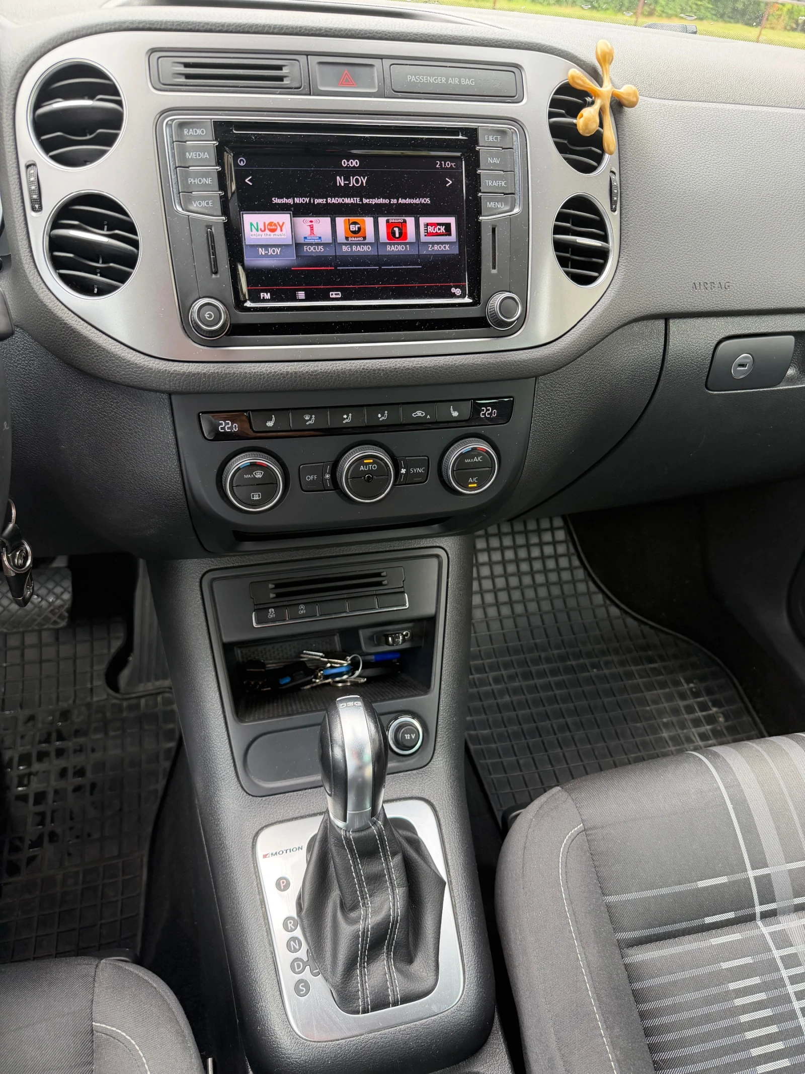 VW Tiguan 2.0 TDI  LOUNGE, снимка 11 - Автомобили и джипове - 55177115