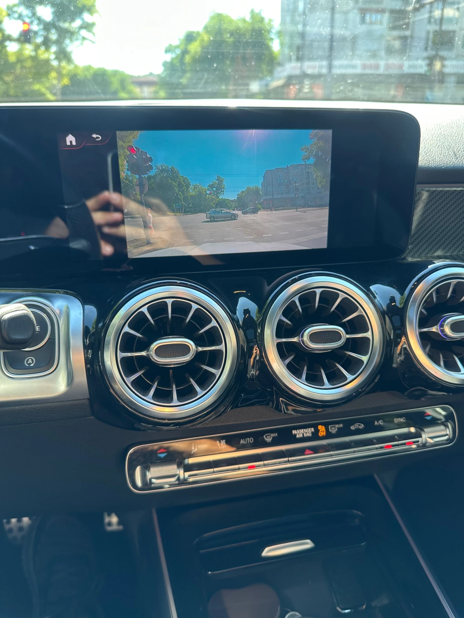 Mercedes-Benz GLB Glb 180 BENZIN FULL EXTRA, снимка 14 - Автомобили и джипове - 55275322