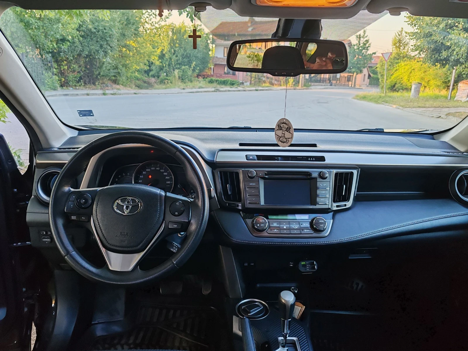 Toyota Rav4 2.2 150к, снимка 14 - Автомобили и джипове - 55545654